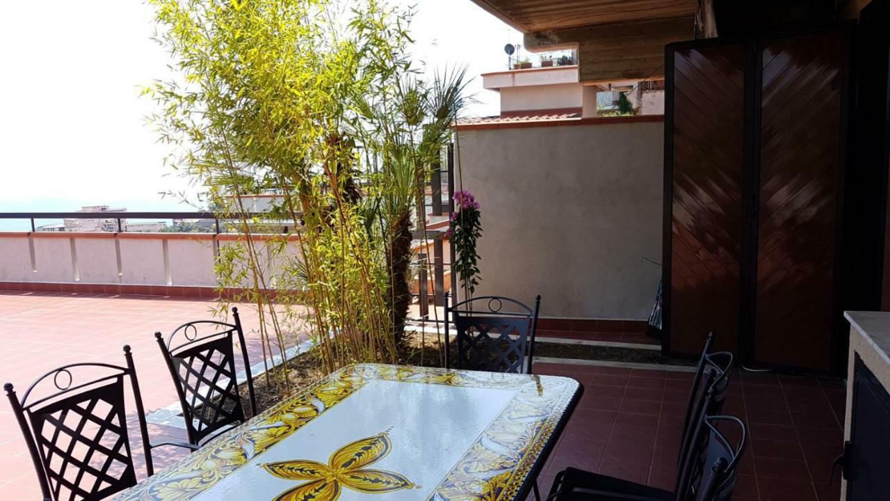 Elisa'S House Apartment ตาออร์มินา ภายนอก รูปภาพ